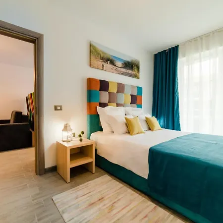 Sunrise Beach Pool & Spa Langa Plaja アパート ナボダリ