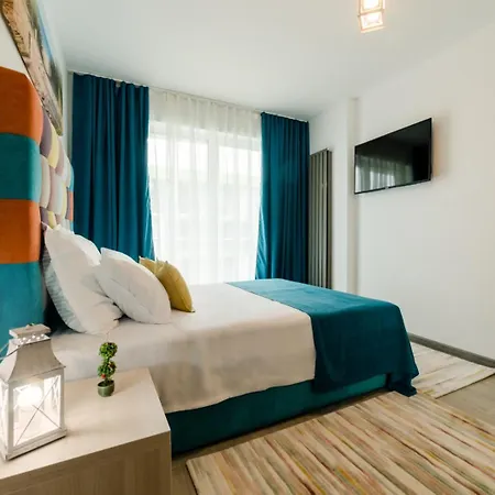 Sunrise Beach Pool & Spa Langa Plaja アパート *