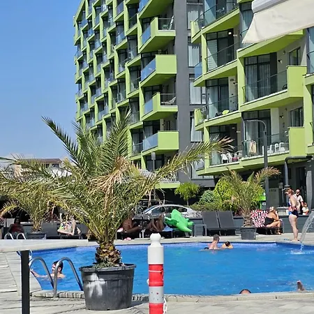 Sunrise Beach Pool & Spa Langa Plaja アパート ナボダリ