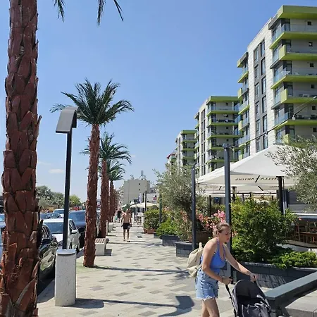 Apartamento Sunrise Beach Pool & Spa Langa Plaja *