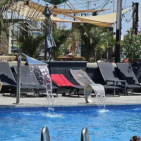アパート Sunrise Beach Pool & Spa Langa Plaja ナボダリ